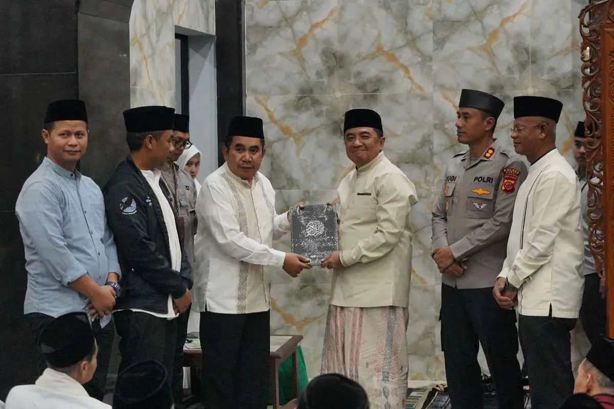 Safari Ramadan di Cikajang, Bupati Garut Ajak Jemaah Tingkatkan Ibadah di Paruh Kedua Ramadan